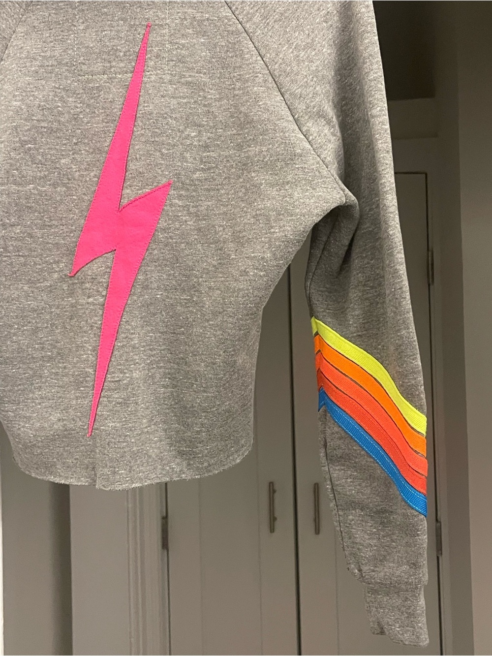 AVIATOR NATION Bolt Stitch Chevron 5 Hoodie in Heather & Neon Rainbow Size Small - Picture 6 of 9